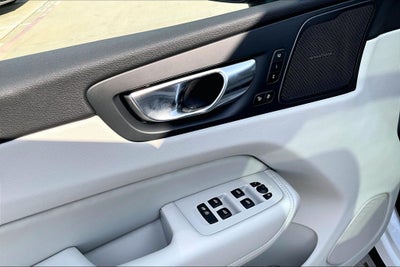 2027 Volvo XC60 B5 Ultra