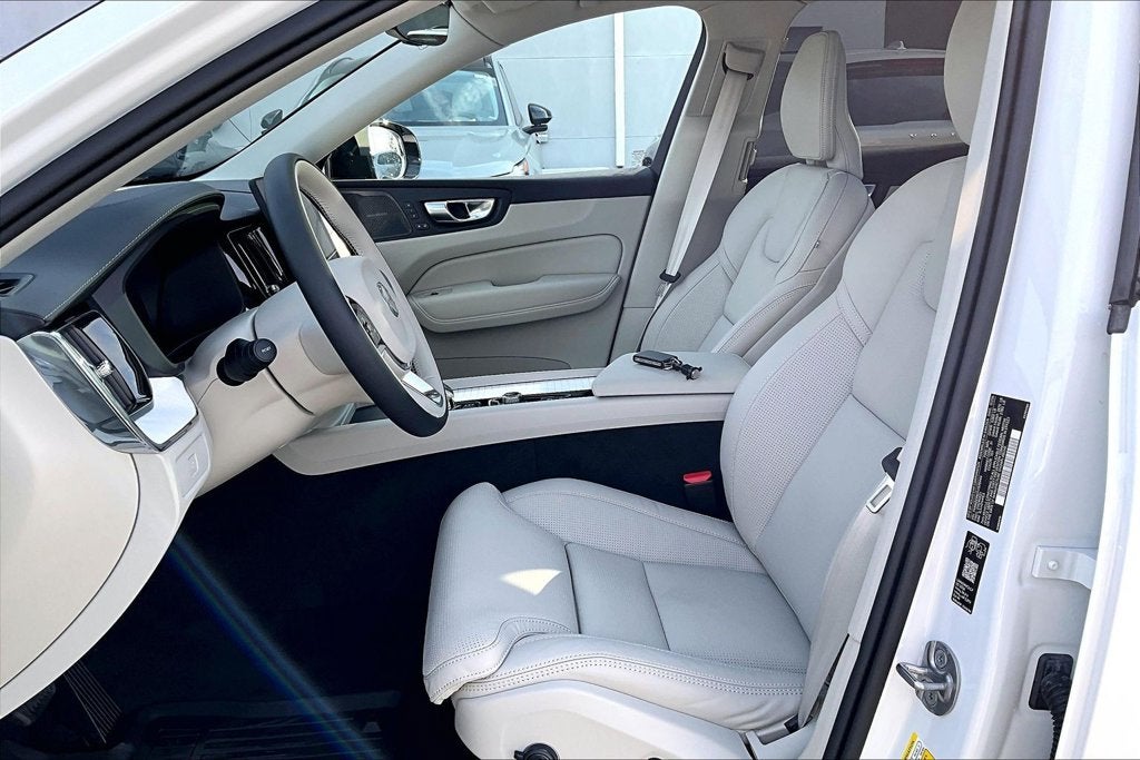 2027 Volvo XC60 B5 Ultra