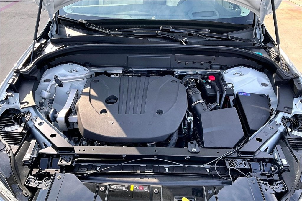 2027 Volvo XC60 B5 Ultra