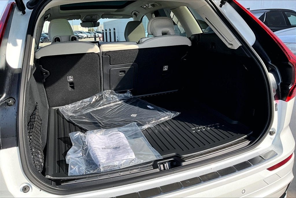 2027 Volvo XC60 B5 Ultra
