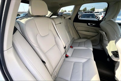 2027 Volvo XC60 B5 Ultra