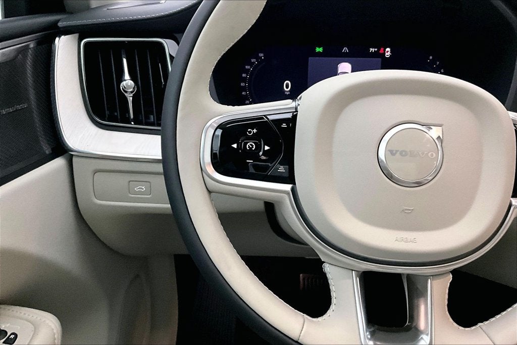 2027 Volvo XC60 B5 Ultra