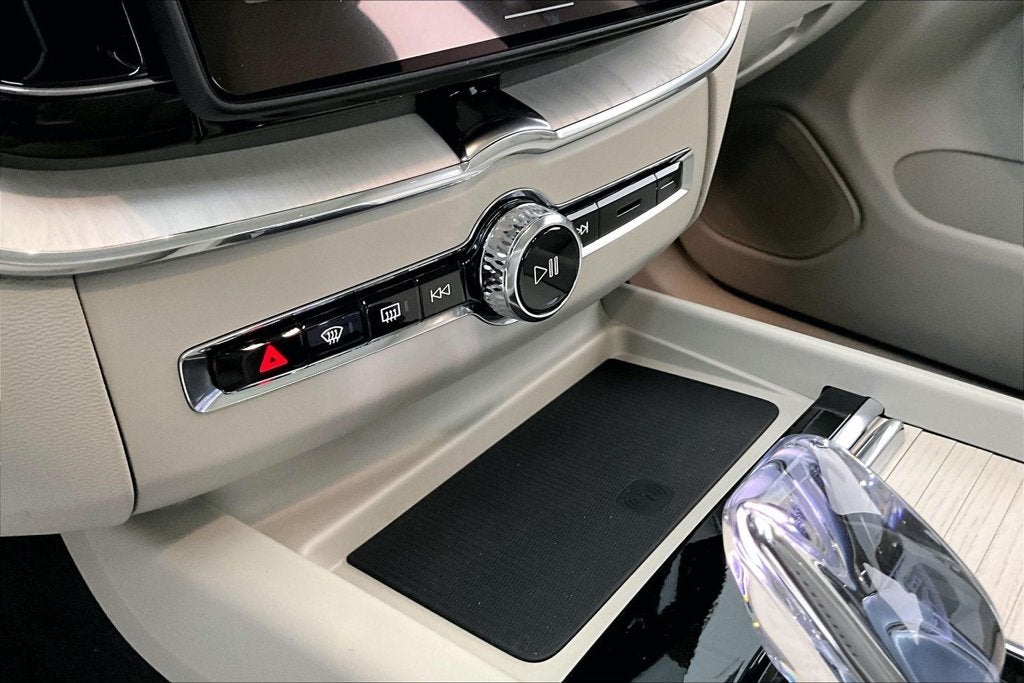2027 Volvo XC60 B5 Ultra