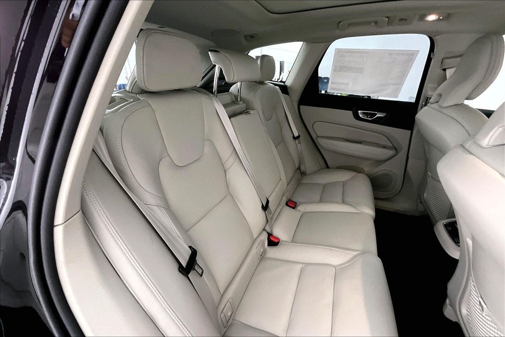 2027 Volvo XC60 B5 Ultra