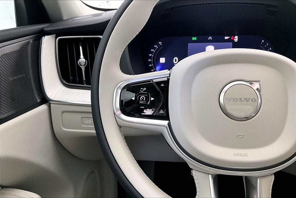 2027 Volvo XC60 B5 Ultra