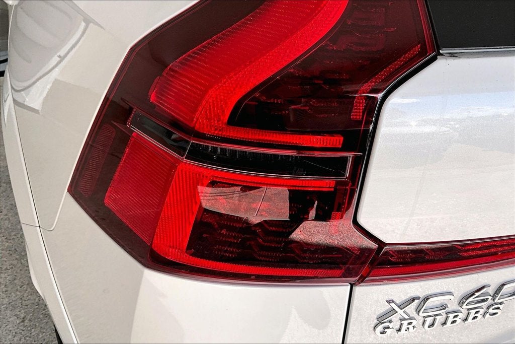 2027 Volvo XC60 B5 Ultra