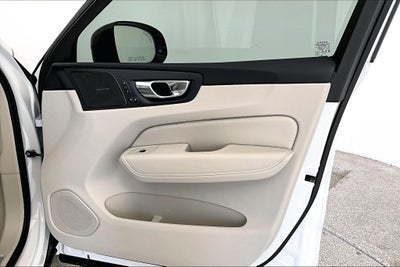 2027 Volvo XC60 B5 Ultra