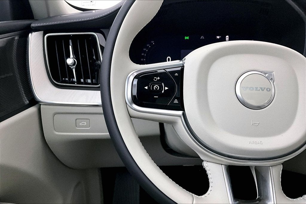 2027 Volvo XC60 B5 Ultra