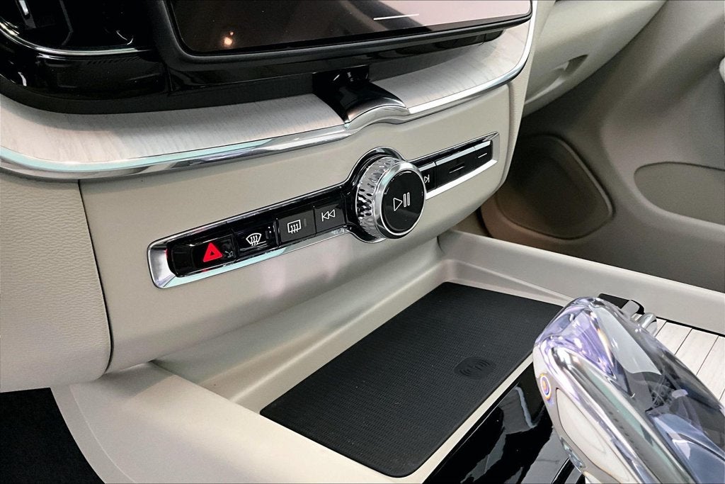 2027 Volvo XC60 B5 Ultra