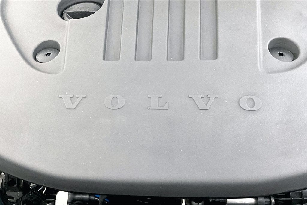 2027 Volvo XC60 B5 Ultra
