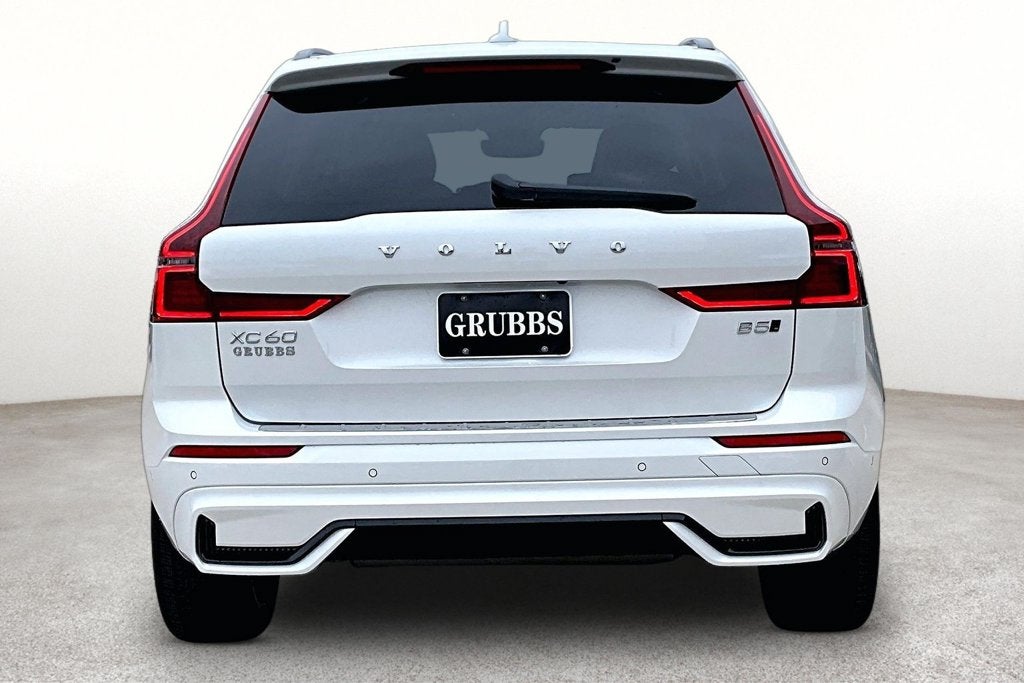 2027 Volvo XC60 B5 Ultra