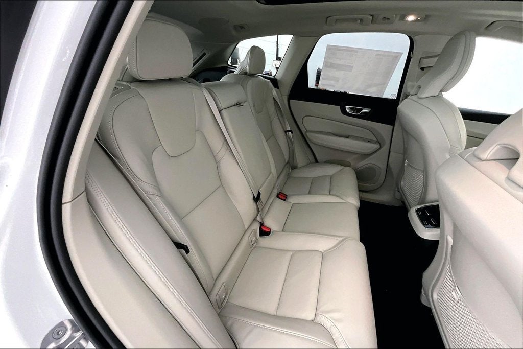 2027 Volvo XC60 B5 Ultra