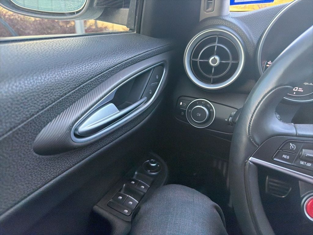 2019 Alfa Romeo Giulia Ti Sport