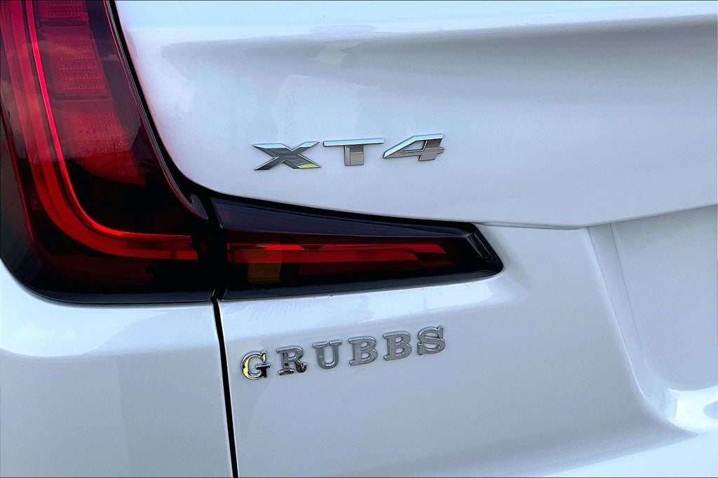 2022 Cadillac XT4 Premium Luxury