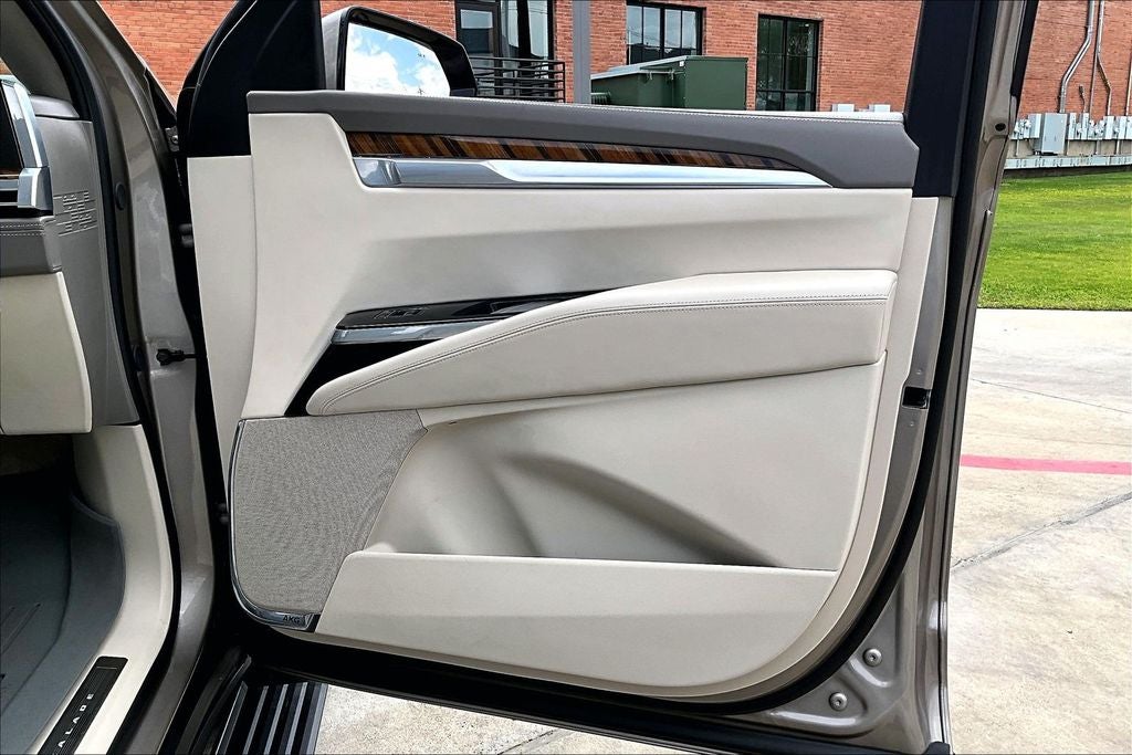 2025 Cadillac Escalade Sport Platinum