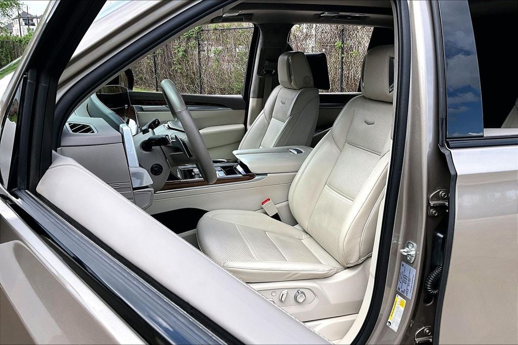 2025 Cadillac Escalade Sport Platinum