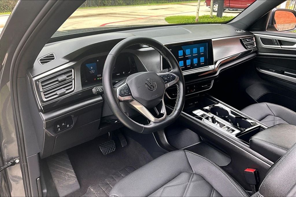 2025 Volkswagen Atlas Cross Sport 2.0T SE w/Technology