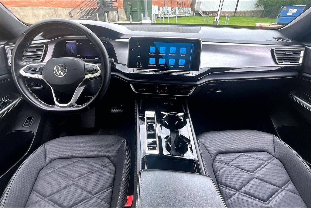 2025 Volkswagen Atlas Cross Sport 2.0T SE w/Technology