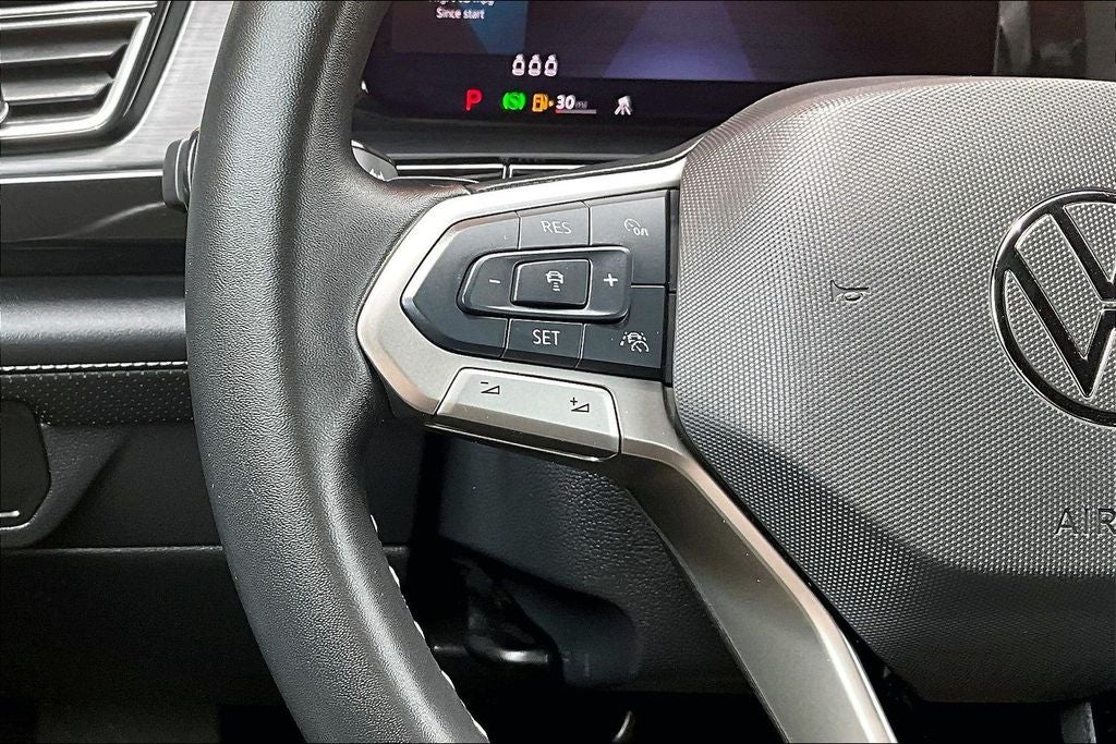 2025 Volkswagen Atlas Cross Sport 2.0T SE w/Technology