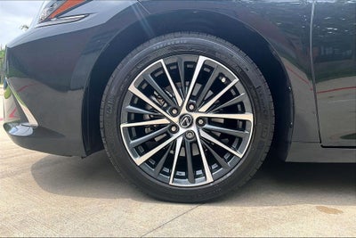 2025 Lexus ES 300h