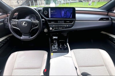2025 Lexus ES 300h