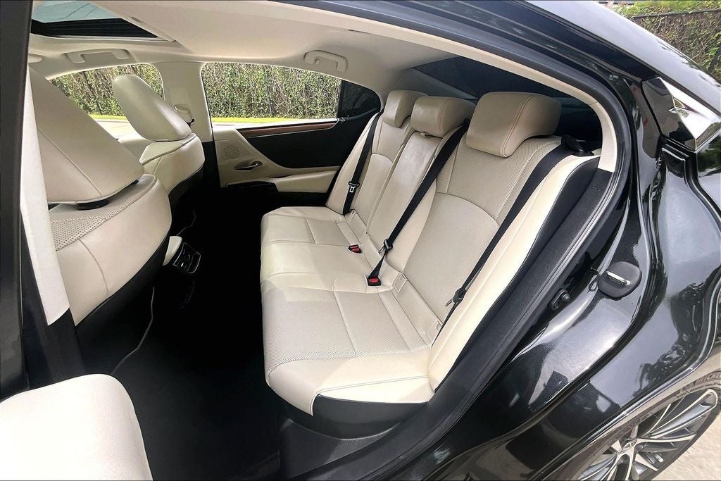 2025 Lexus ES 300h