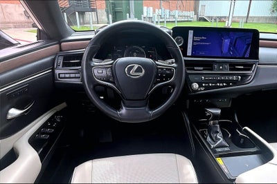 2025 Lexus ES 300h