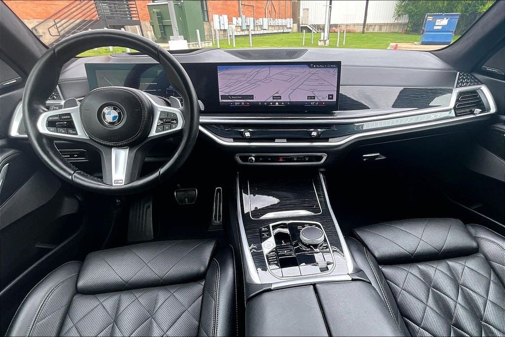 2025 BMW X7 xDrive40i