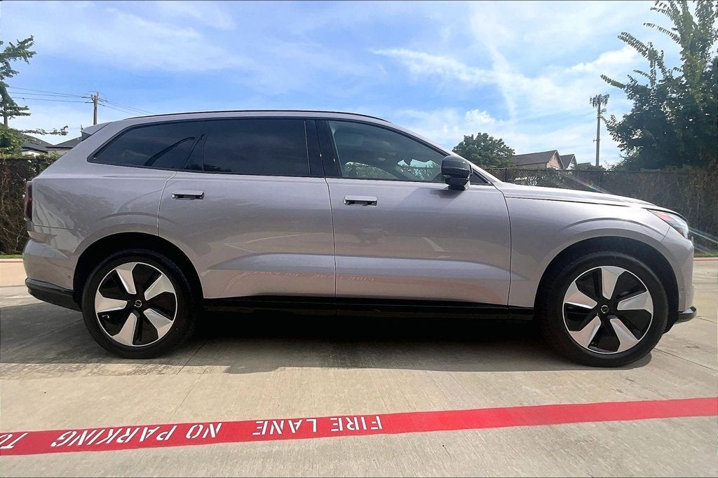 2026 Volvo EX90 Twin Motor Plus 6-Seater