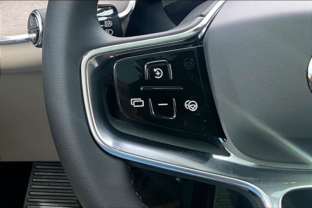 2026 Volvo EX90 Twin Motor Plus 6-Seater