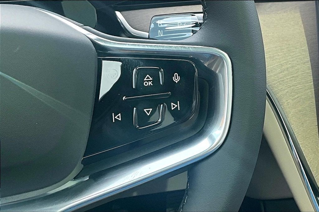 2026 Volvo EX90 Twin Motor Plus 6-Seater