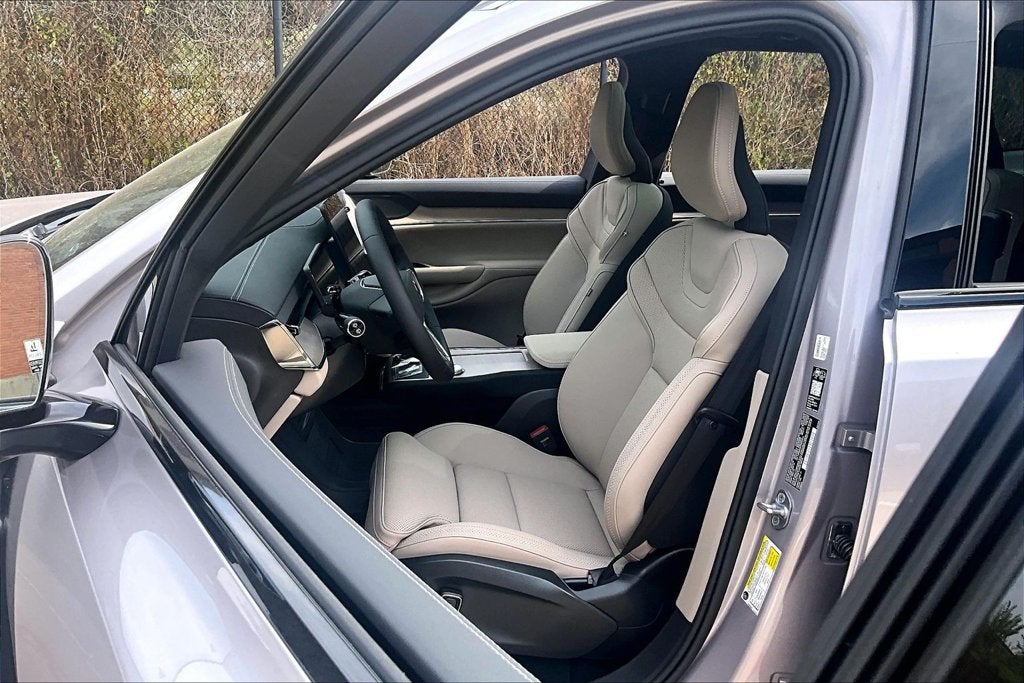 2026 Volvo EX90 Twin Motor Plus 6-Seater