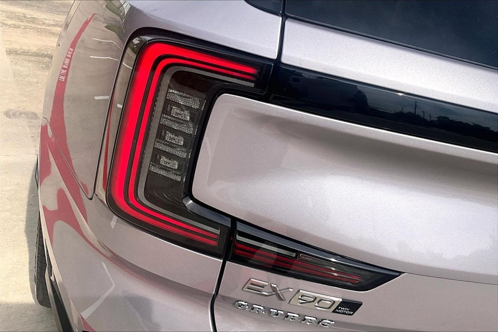 2026 Volvo EX90 Twin Motor Plus 6-Seater