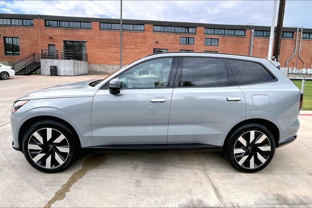 2026 Volvo EX90 Plus