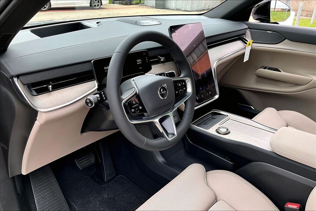 2026 Volvo EX90 Plus