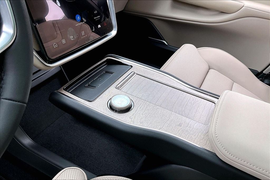 2026 Volvo EX90 Plus