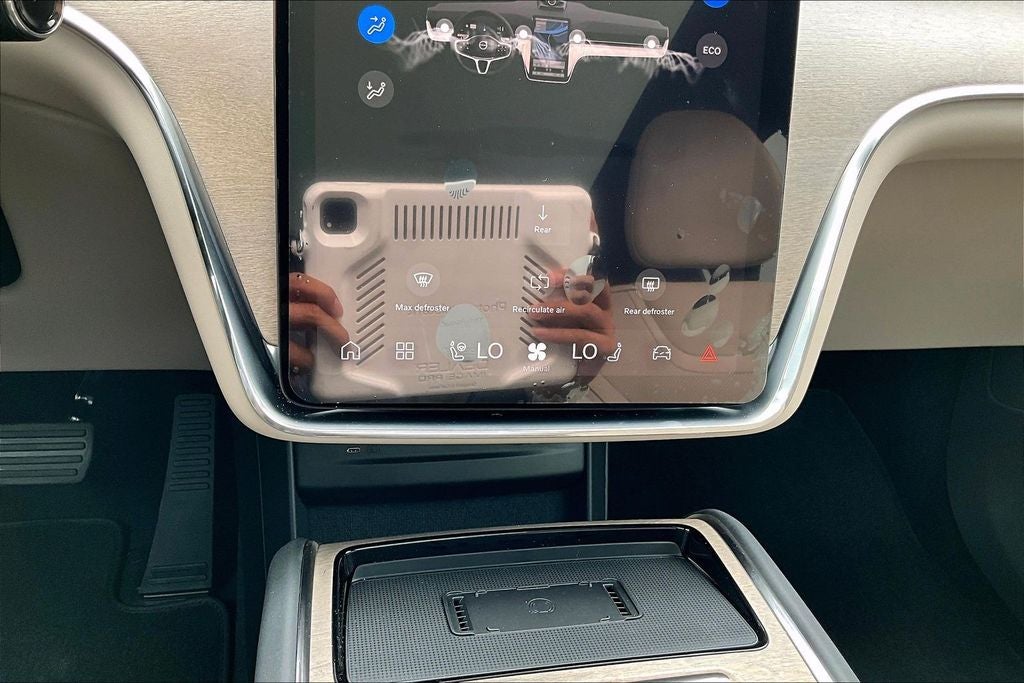 2026 Volvo EX90 Plus