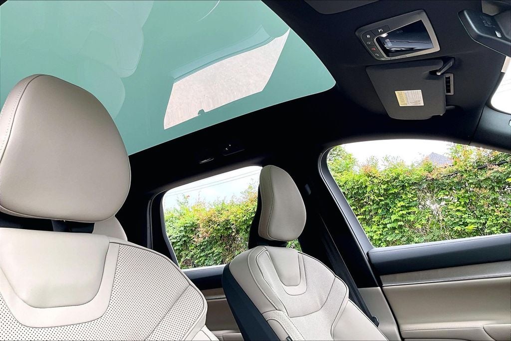 2026 Volvo EX90 Plus