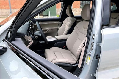 2026 Volvo EX90 Plus