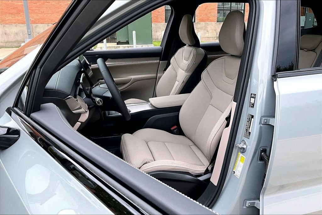2026 Volvo EX90 Plus