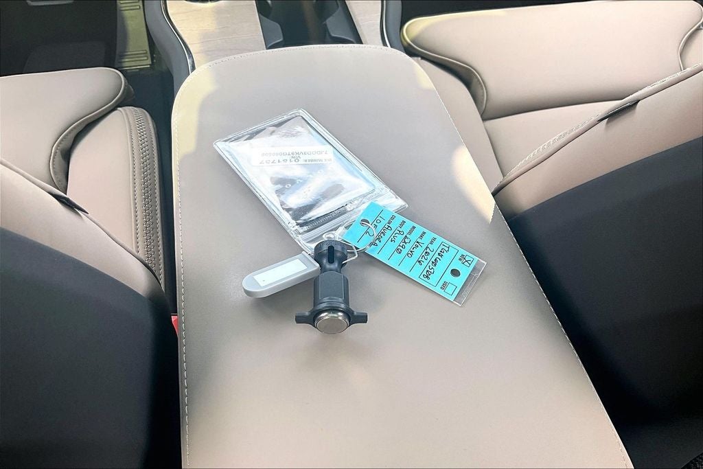 2026 Volvo EX90 Plus