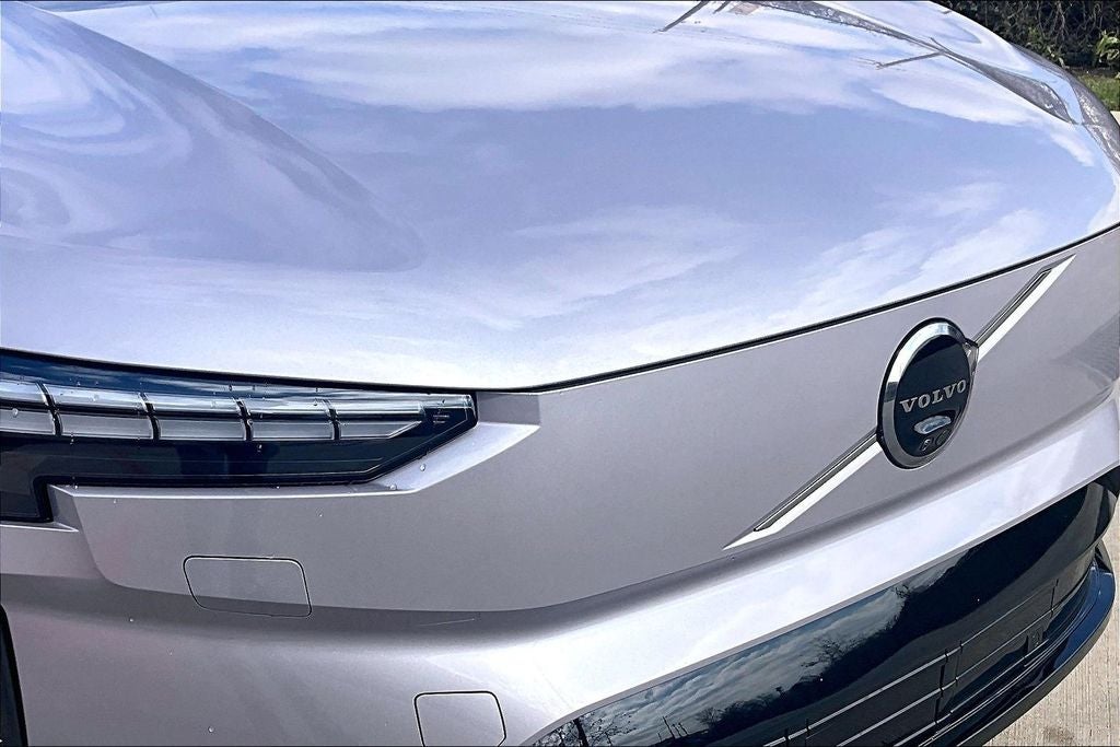 2026 Volvo EX90 Plus