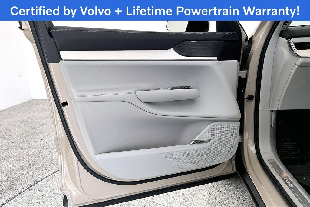 2025 Volvo EX90 Twin Motor Plus 6-Seater