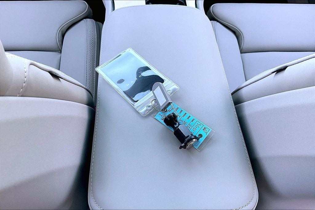 2025 Volvo EX90 Twin Motor Plus 7-Seater