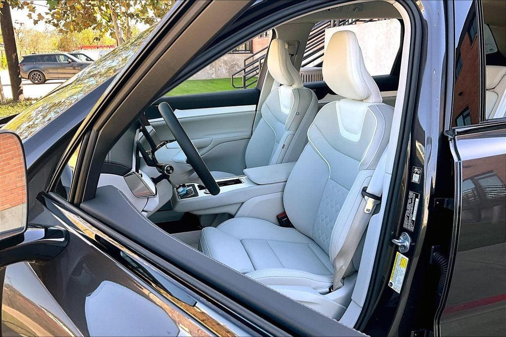 2025 Volvo EX90 Twin Motor Plus 7-Seater