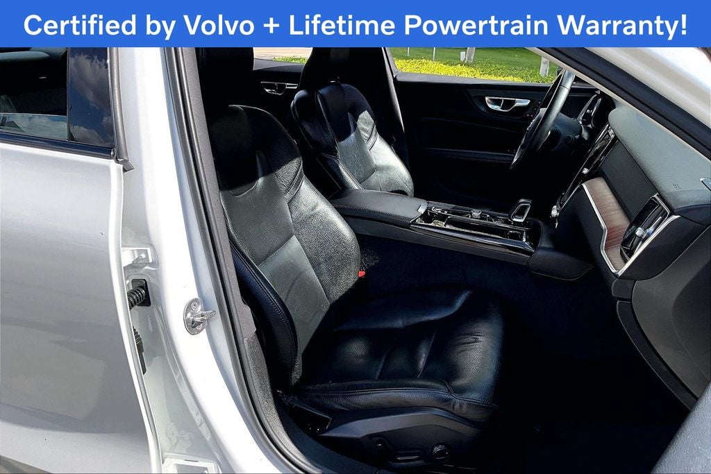2023 Volvo S60 Recharge Plug-In Hybrid T8 Plus Dark Theme