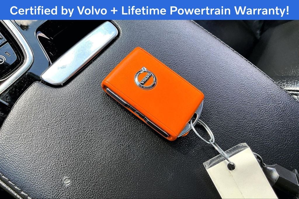 2023 Volvo S60 Recharge Plug-In Hybrid T8 Plus Dark Theme