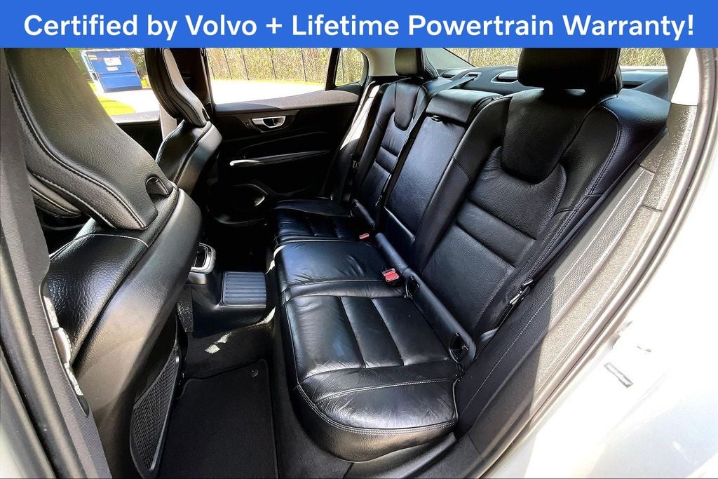 2023 Volvo S60 Recharge Plug-In Hybrid T8 Plus Dark Theme