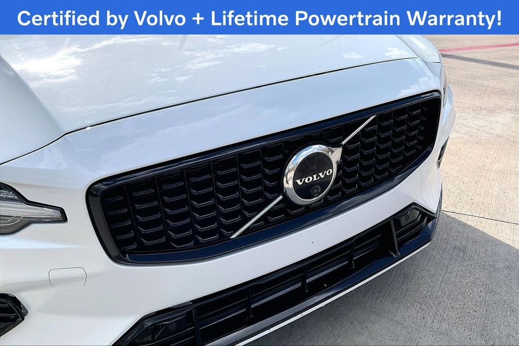 2023 Volvo S60 Recharge Plug-In Hybrid T8 Plus Dark Theme