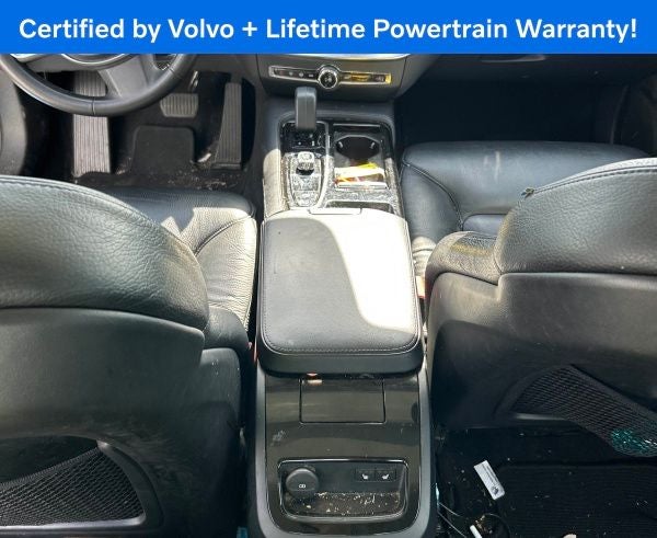 2023 Volvo S60 Recharge Plug-In Hybrid T8 Plus Dark Theme